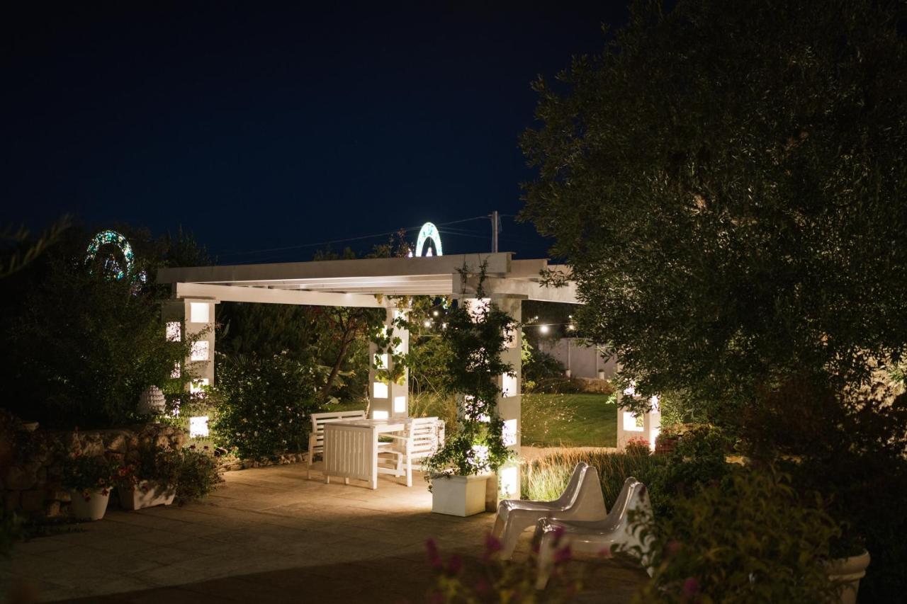 Prestigiosa Villa Con Piscina Condominiale Monopoli Exterior photo