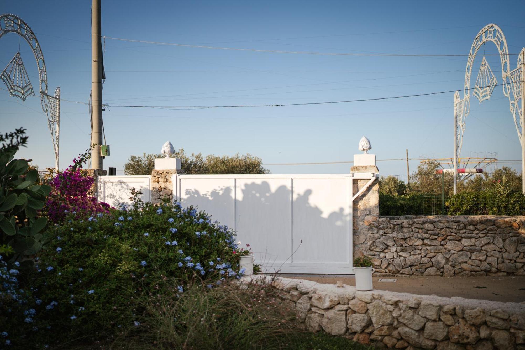 Prestigiosa Villa Con Piscina Condominiale Monopoli Exterior photo